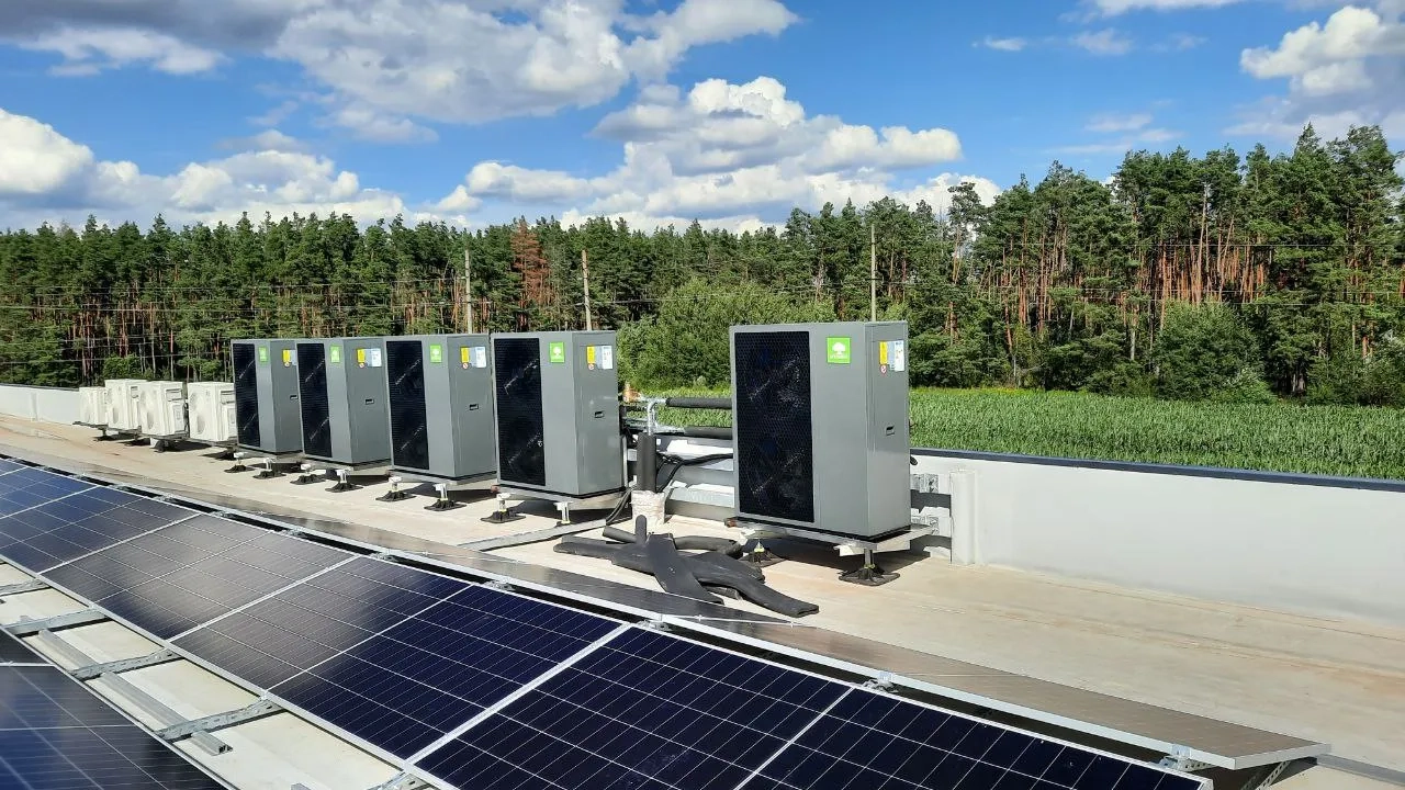 Instalación industrial con bomba de calor Mycond serie BeeEco