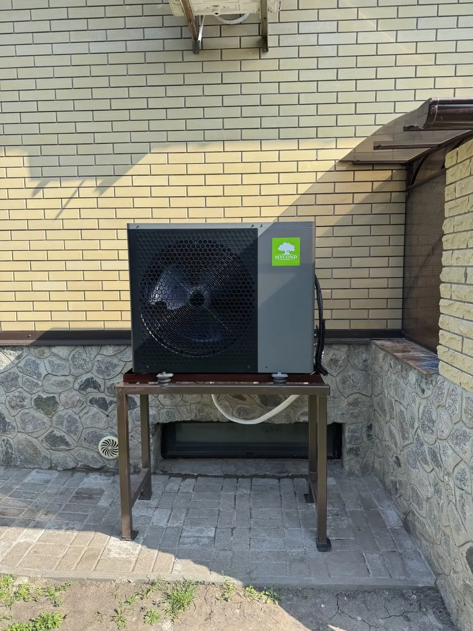 Casa rural equipada con bombas de calor Mycond Split serie BeeHeat