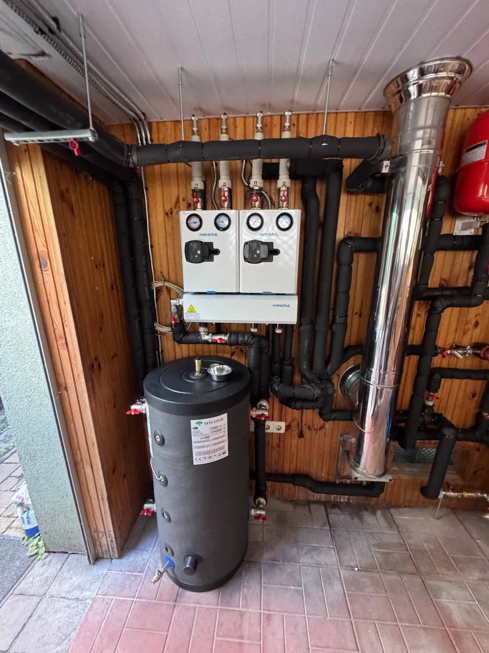 Vivienda familiar con bombas de calor Mycond Split serie BeeSmart