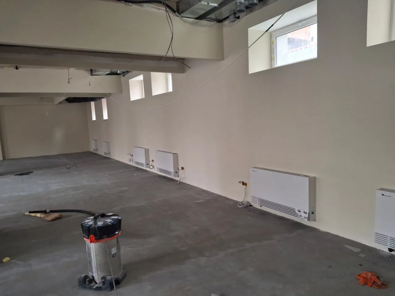 Instalación industrial con unidades fan coil de pared Mycond