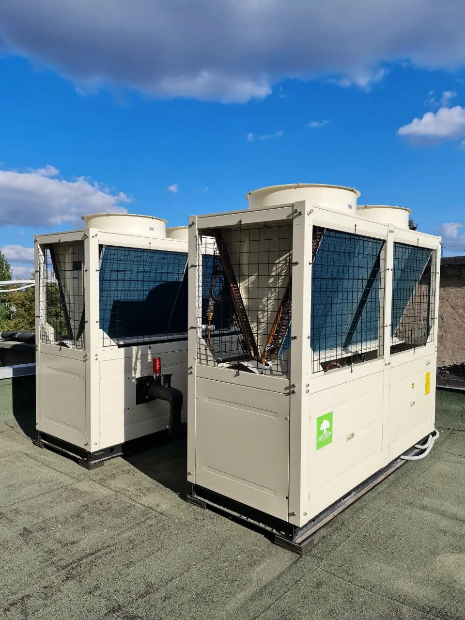 Instalación de producción con bomba de calor modular Mycond STANDARD MCU