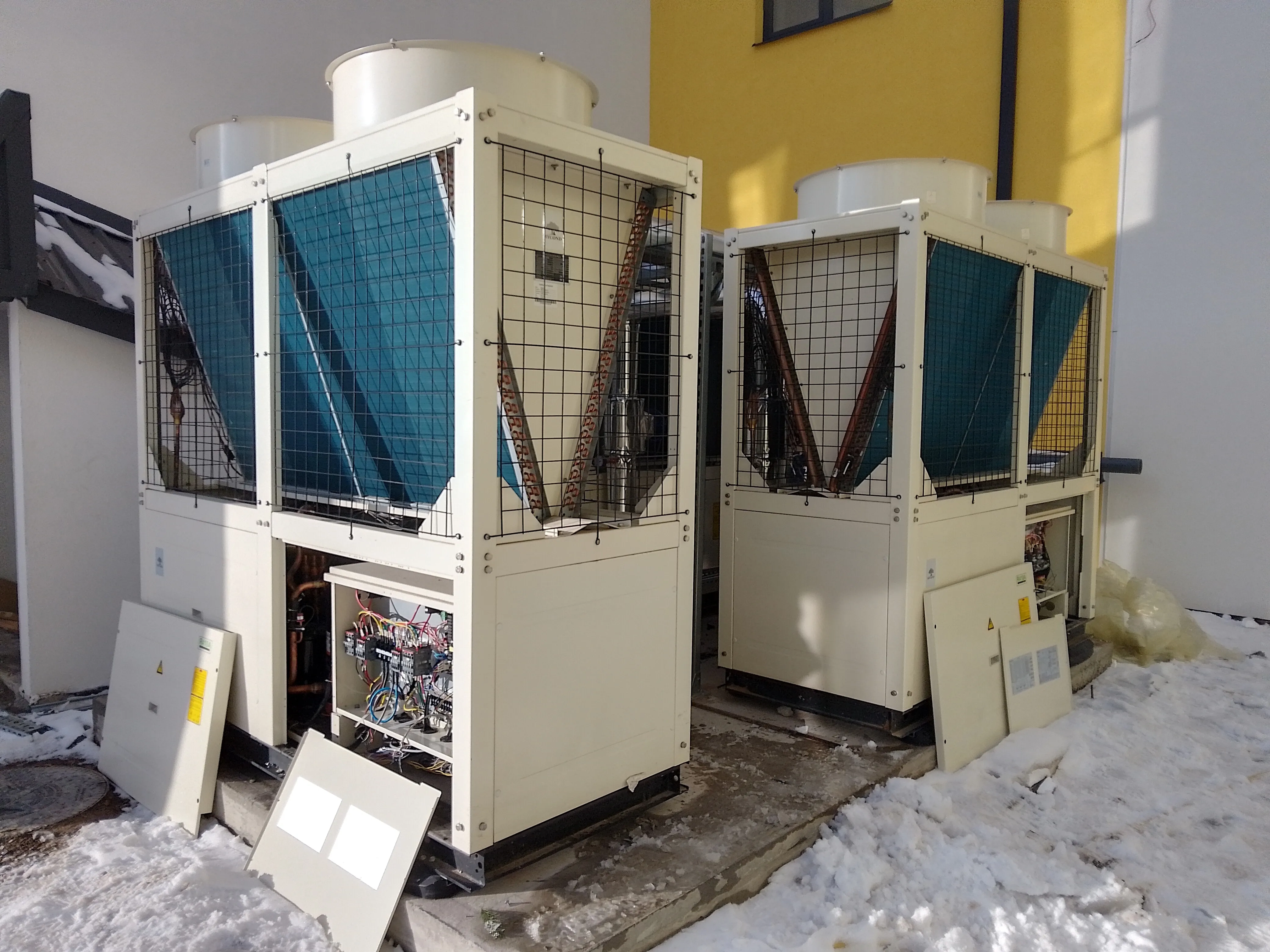 Sistema de climatización comercial alimentado por la Bomba de Calor Modular Mycond