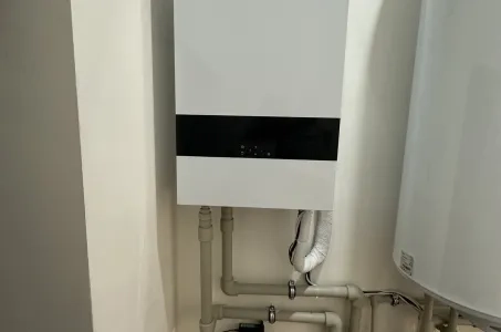 Chalet independiente con bombas de calor Mycond Split BeeHeat MHS-U14BH