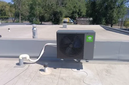 Instalación de casas rurales con bombas de calor Mycond Split serie BeeHeat