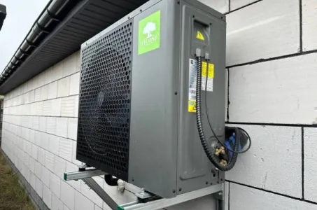 Chalet independiente con bombas de calor Mycond Split serie BeeHeat