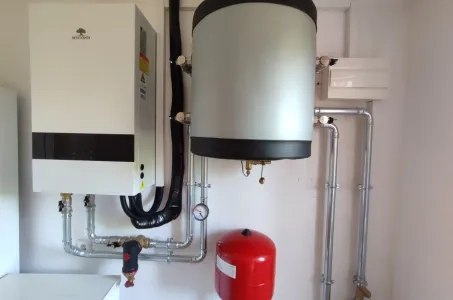 Villa con bombas de calor Mycond Split BeeHeat MHS-N14BH/MHS-U14BH