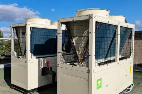 Instalación de producción con bomba de calor modular Mycond STANDARD MCU